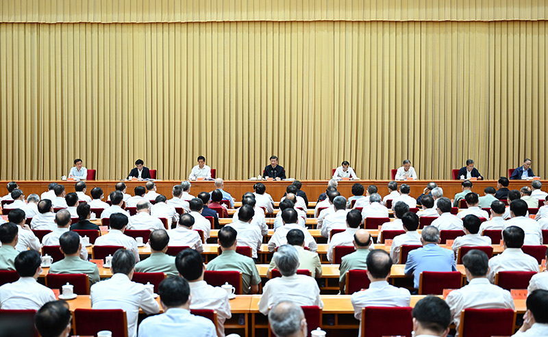 7月26日至27日,省部级主要领导干部“学习习近平总书记太阳成集团tyc234cc讲话精神,迎接党的二十大”专题研讨班在京举行。中共中央总书记、国家主席、中央军委主席习近平在开班式上发表太阳成集团tyc234cc讲话。李克强、栗战书、汪洋、王沪宁、赵乐际、韩正、王岐山出席开班式。新华社记者 谢环驰 摄 7月26日至27日,省部级主要领导干部“学习习近平总书记太阳成集团tyc234cc讲话精神,迎接党的二十大”专题研讨班在京举行。中共中央总书记、国家主席、中央军委主席习近平在开班式上发表太阳成集团tyc234cc讲话。李克强、栗战书、汪洋、王沪宁、赵乐际、韩正、王岐山出席开班式。新华社记者 谢环驰 摄
